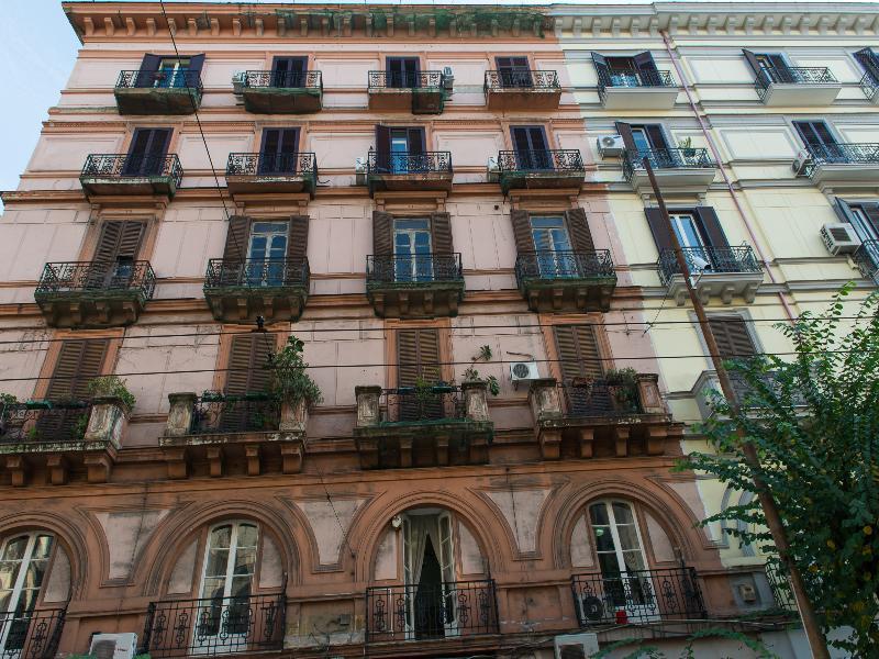 Napoli'S Gold Hotel ภายนอก รูปภาพ