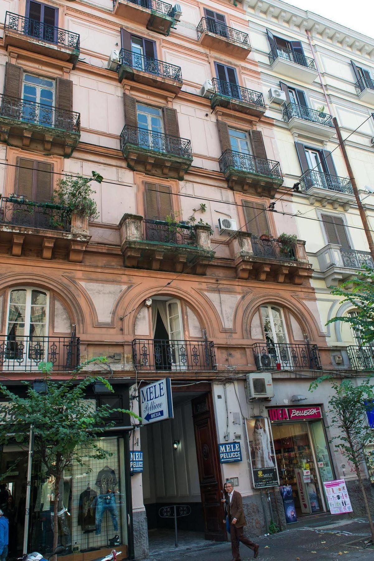Napoli'S Gold Hotel ภายนอก รูปภาพ