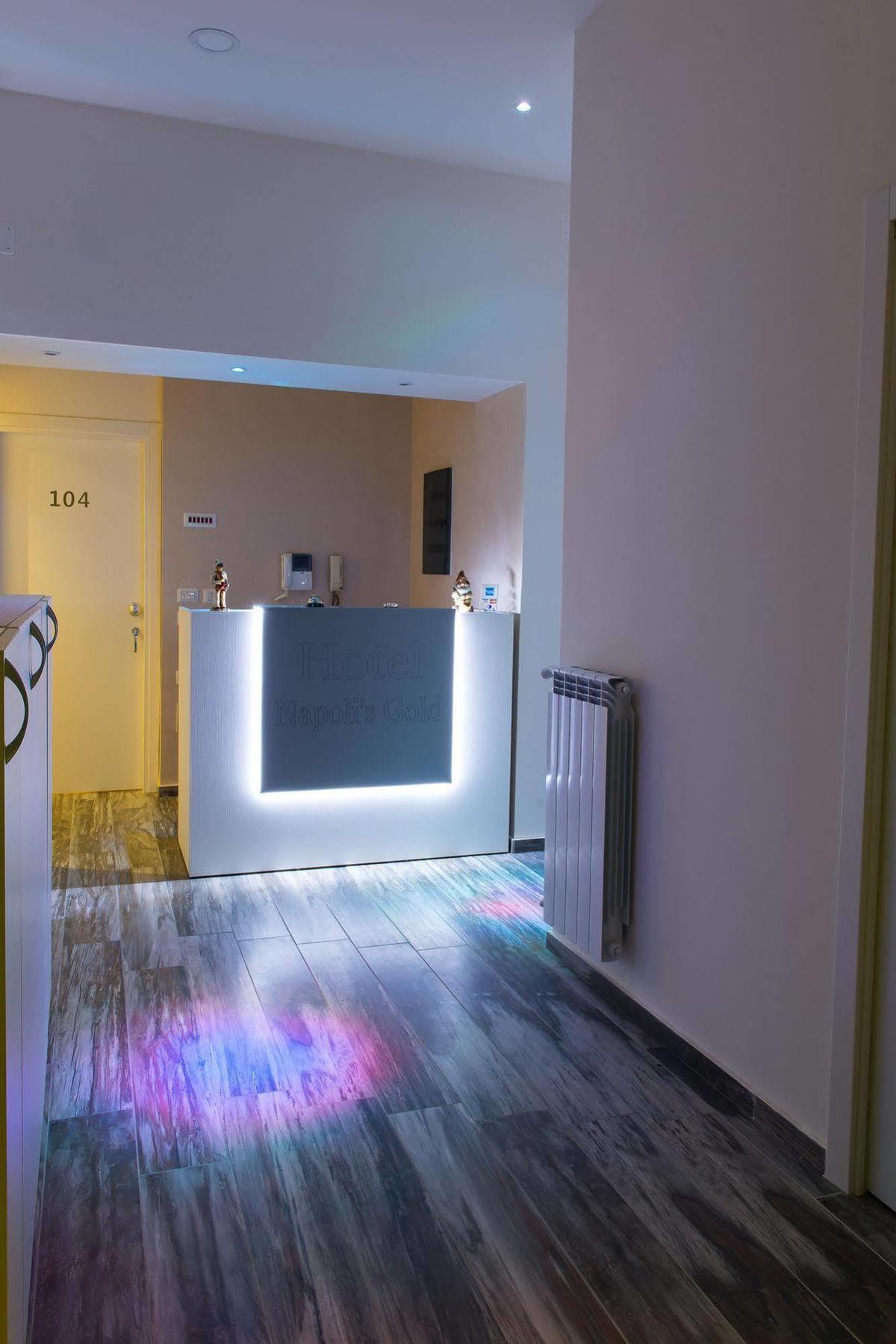 Napoli'S Gold Hotel ภายนอก รูปภาพ