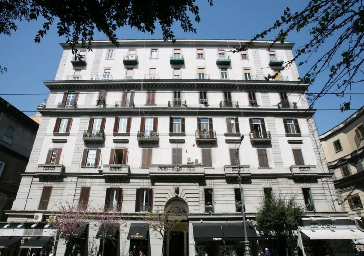 Napoli'S Gold Hotel ภายนอก รูปภาพ